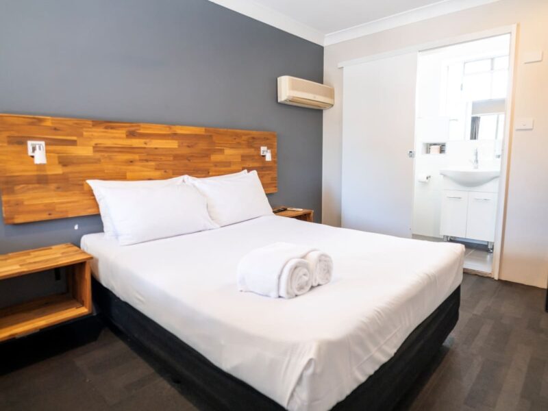 Standard Double Room Bed