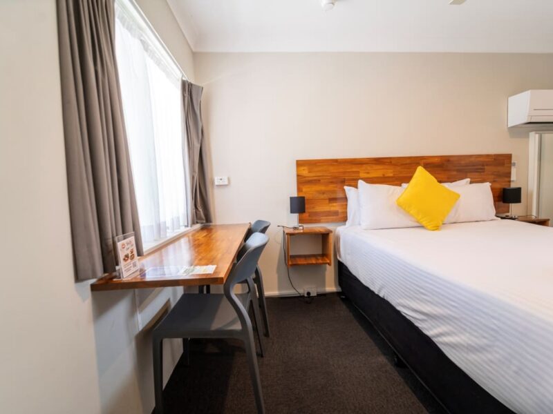 Standard Queen Room Bed