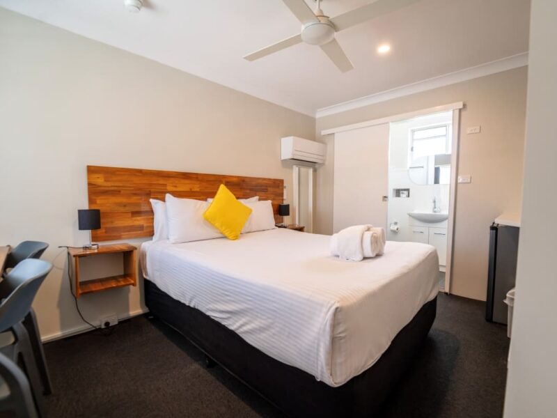 Standard Queen Room