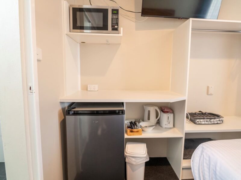Standard Queen Room Kitchenware