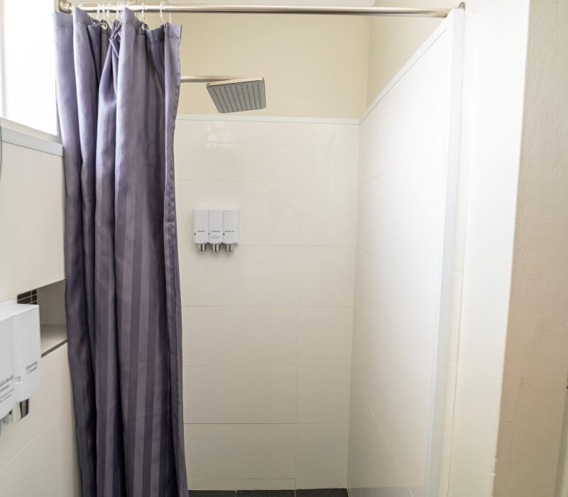 Standard Queen Room Bathroom